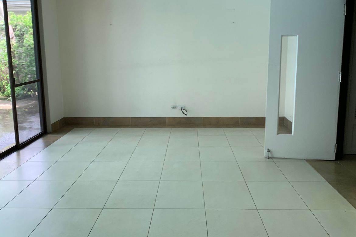 4 Bedroom House for Rent in Urdaneta Village, Bangkal, Makati, Metro Manila near MRT-3 Magallanes photo 8