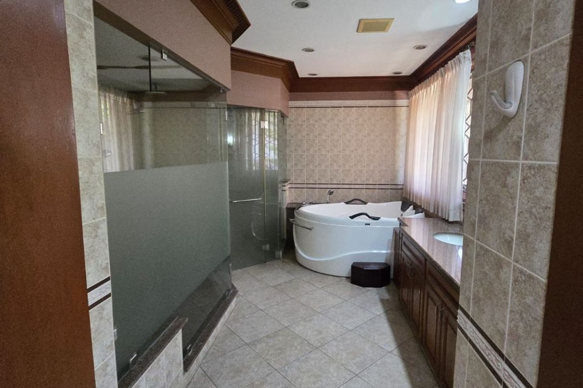 4 Bedroom House for Rent in Wack-Wack Greenhills, Mandaluyong, Metro Manila near MRT-3 Ortigas photo 7