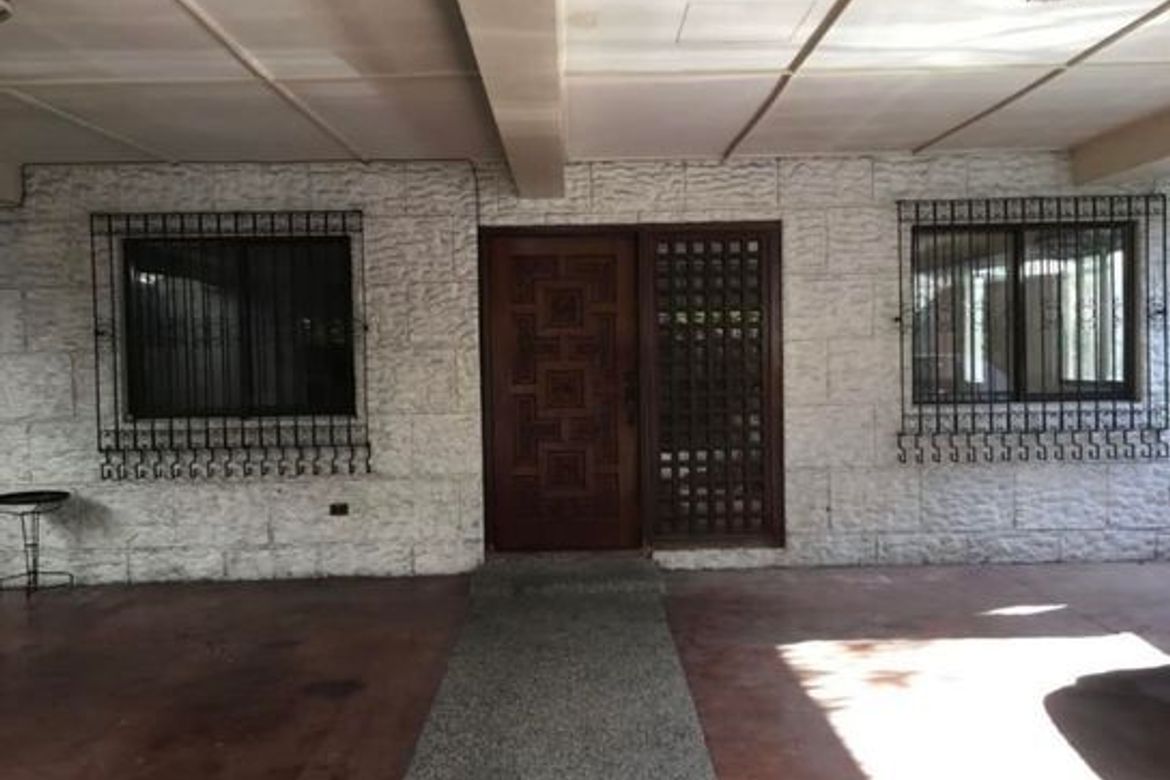 4 Bedroom House for Rent in Wack-Wack Greenhills, Mandaluyong, Metro Manila near MRT-3 Shaw Boulevard photo 2
