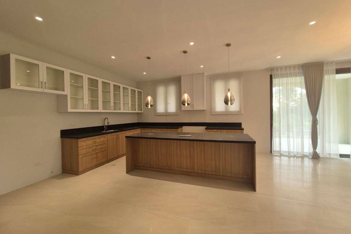 4 Bedroom House for Sale in Alabang, Muntinlupa, Metro Manila