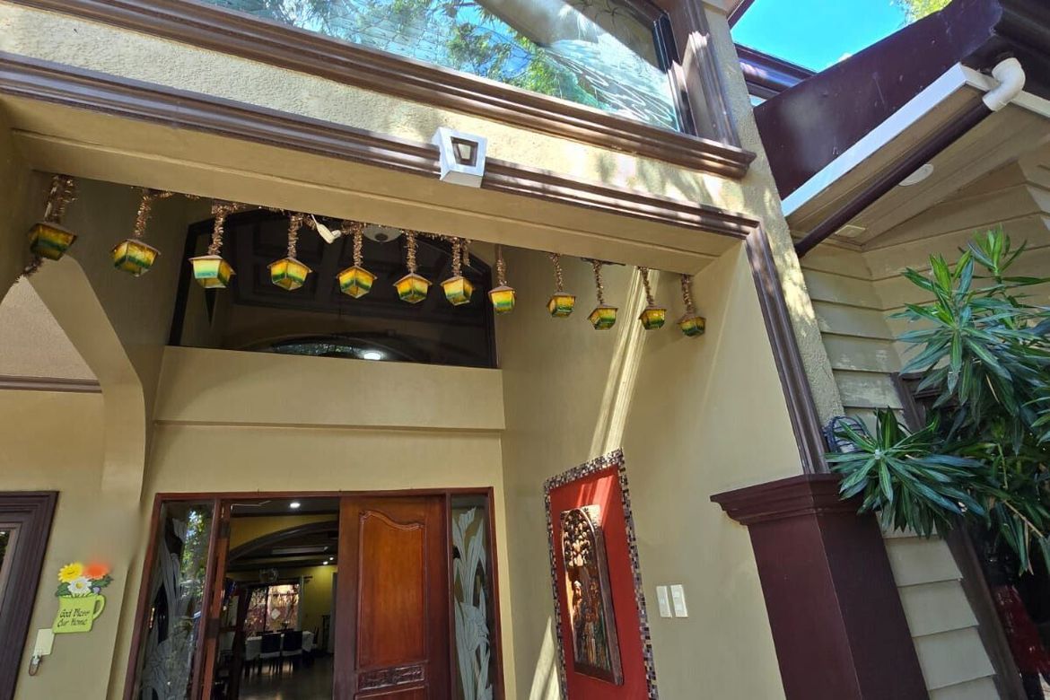 4 Bedroom House for Sale in Alabang, Muntinlupa, Metro Manila