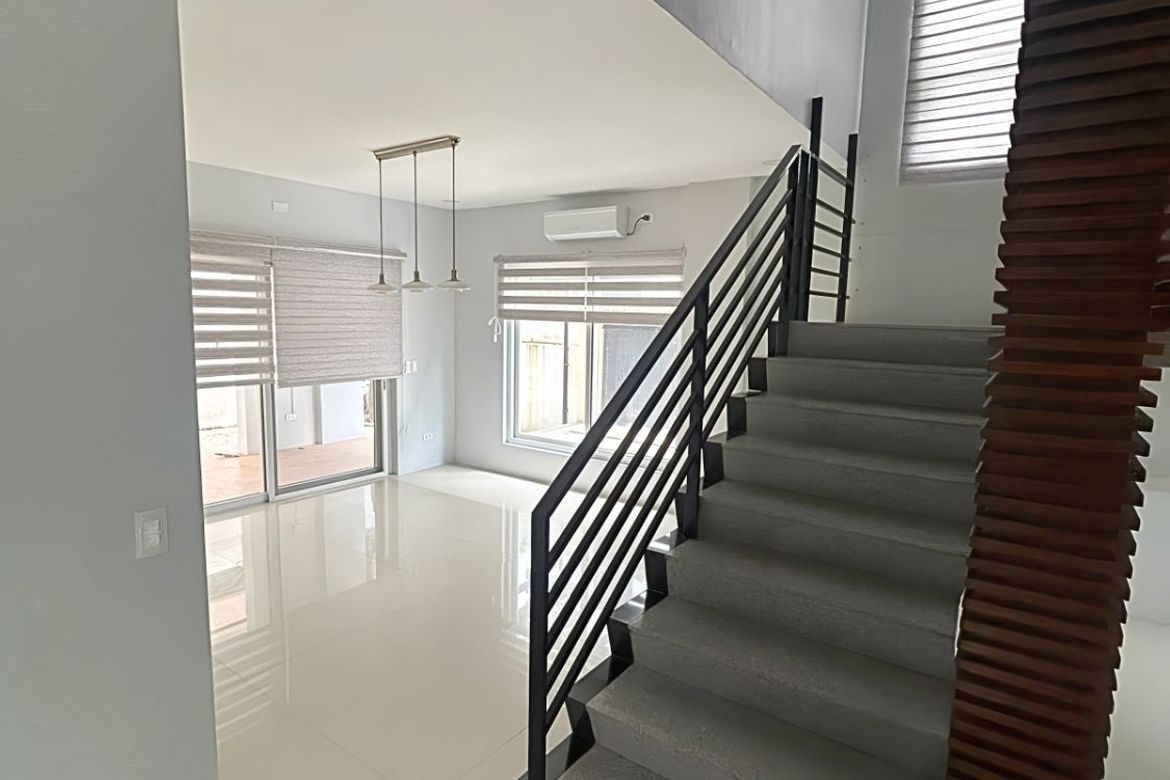 4 Bedroom House for Sale in Alabang, Muntinlupa, Metro Manila – photo 2