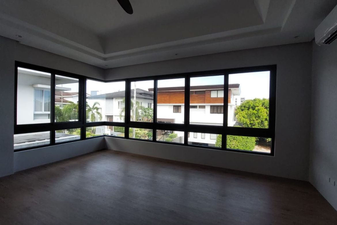 4 Bedroom House for Sale in Alabang, Muntinlupa, Metro Manila – photo 2