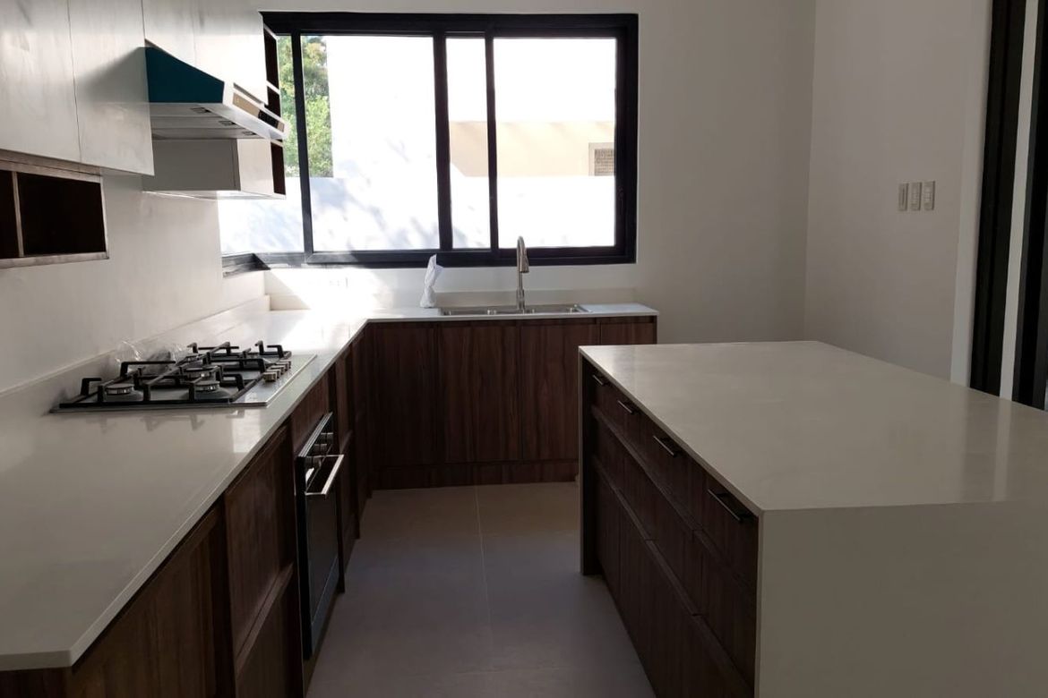 4 Bedroom House for Sale in Alabang, Muntinlupa, Metro Manila – photo 8