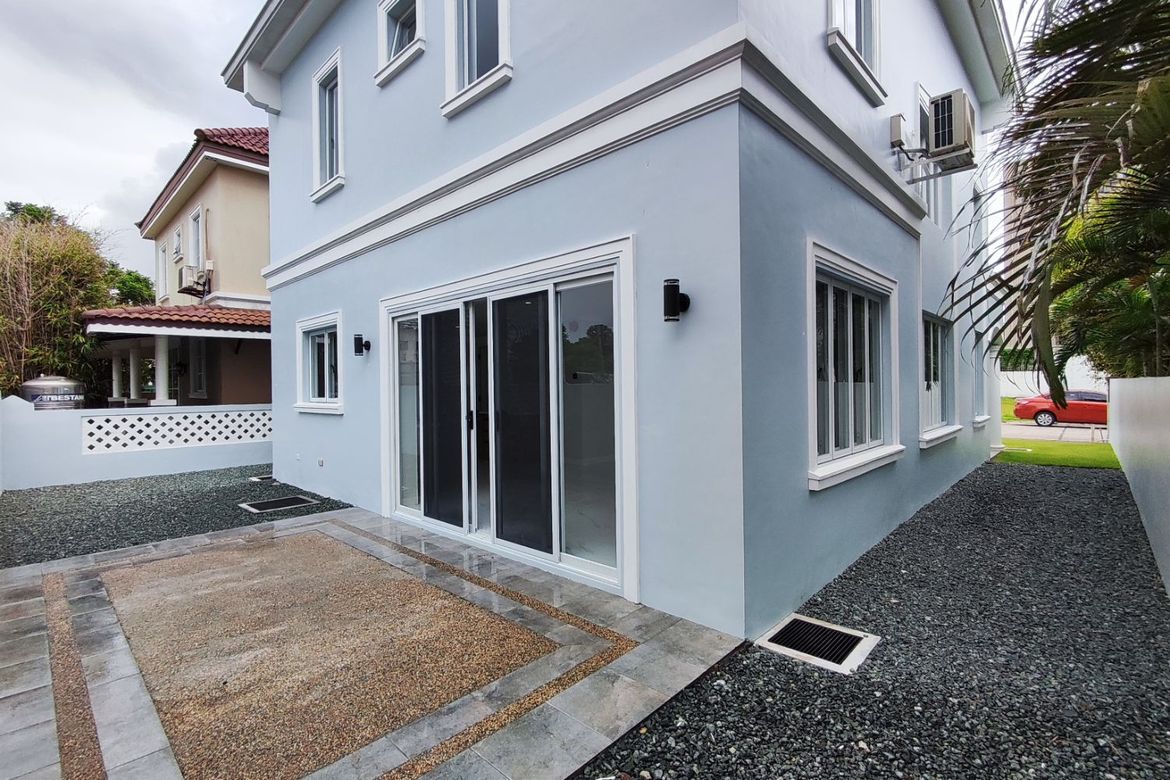 4 Bedroom House for Sale in Almanza Dos, Las Piñas, Metro Manila – photo 4