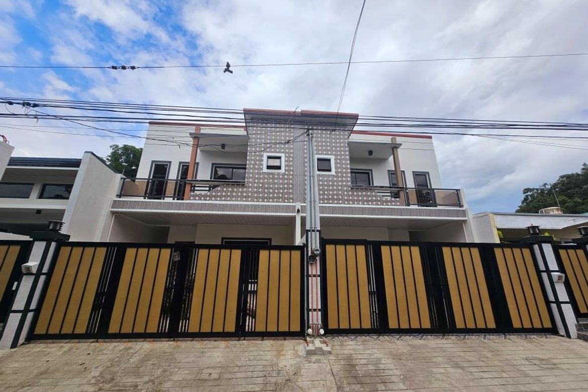 4 Bedroom House for Sale in Almanza Dos, Las Piñas, Metro Manila