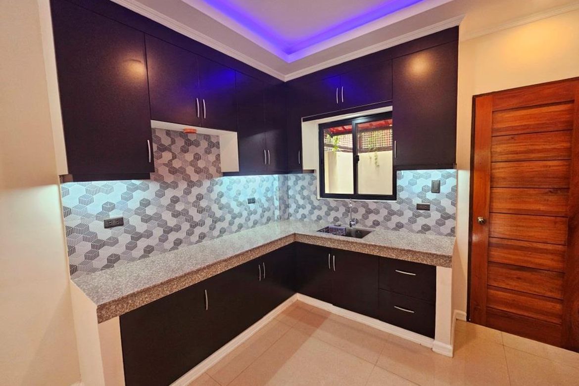 4 Bedroom House for Sale in Almanza Dos, Las Piñas, Metro Manila – photo 8