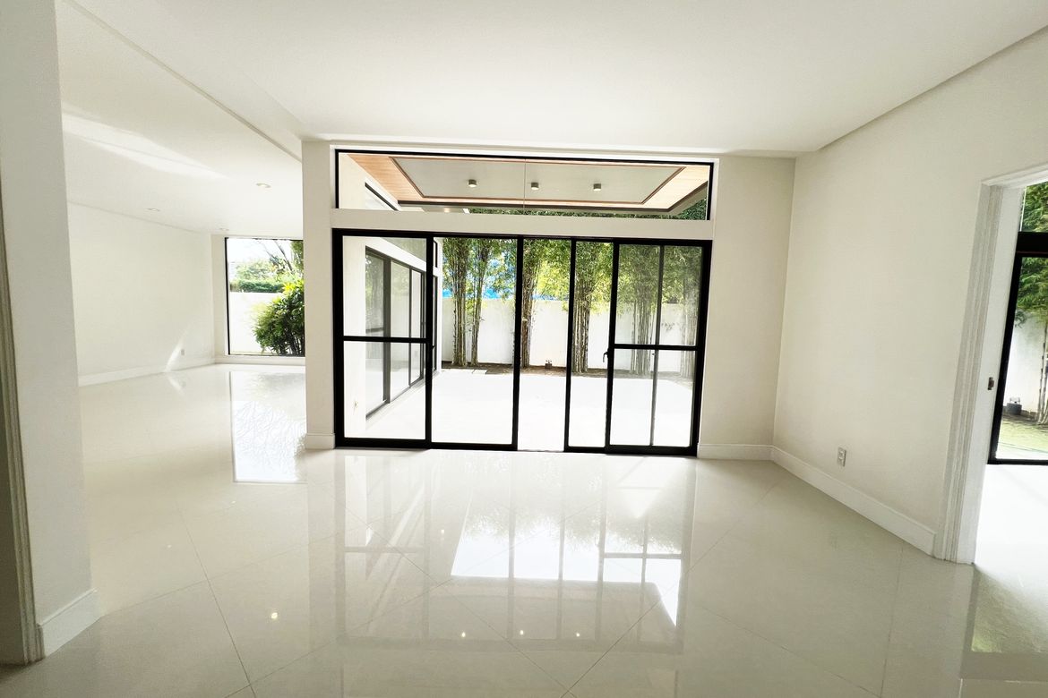 4 Bedroom House for Sale in Almanza Dos, Las Piñas, Metro Manila – photo 3