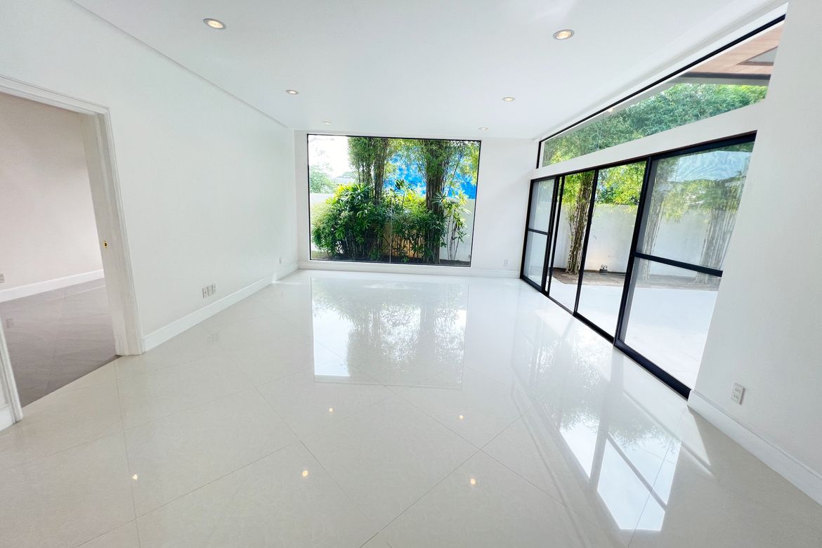 4 Bedroom House for Sale in Almanza Dos, Las Piñas, Metro Manila – photo 5