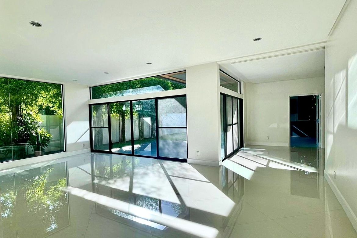 4 Bedroom House for Sale in Almanza Dos, Las Piñas, Metro Manila – photo 2