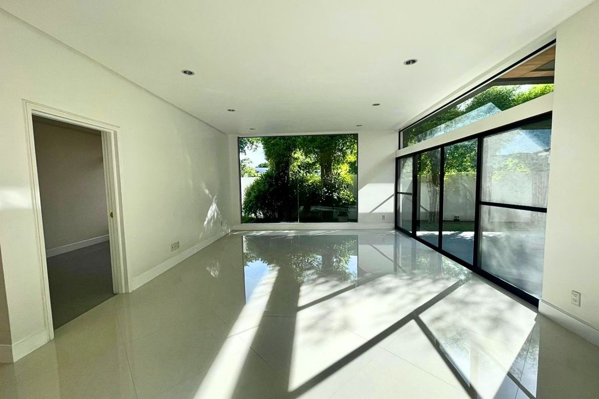 4 Bedroom House for Sale in Almanza Dos, Las Piñas, Metro Manila – photo 3