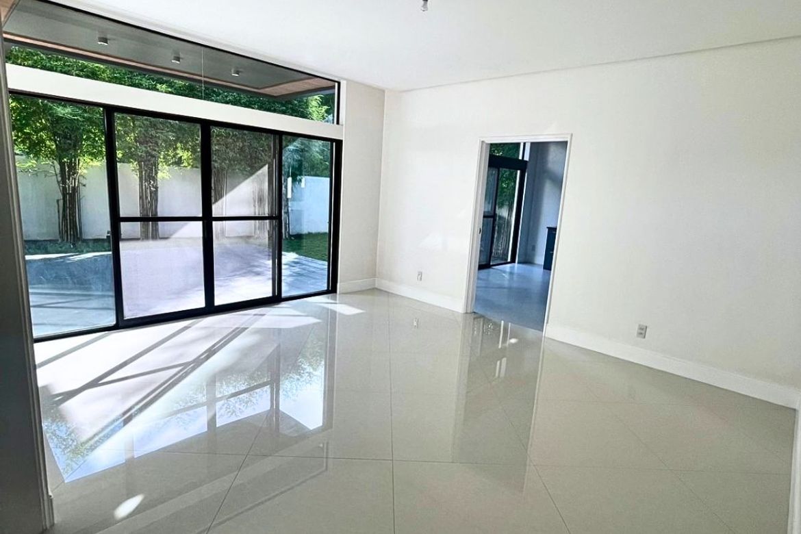4 Bedroom House for Sale in Almanza Dos, Las Piñas, Metro Manila – photo 4
