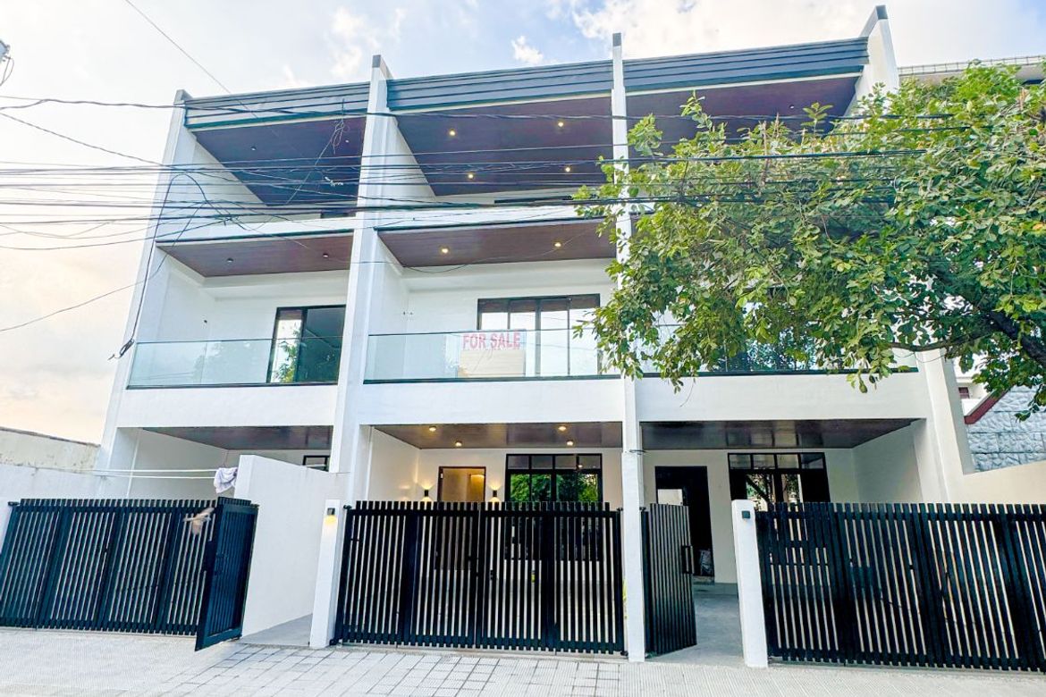 4 Bedroom House for Sale in Almanza Dos, Las Piñas, Metro Manila