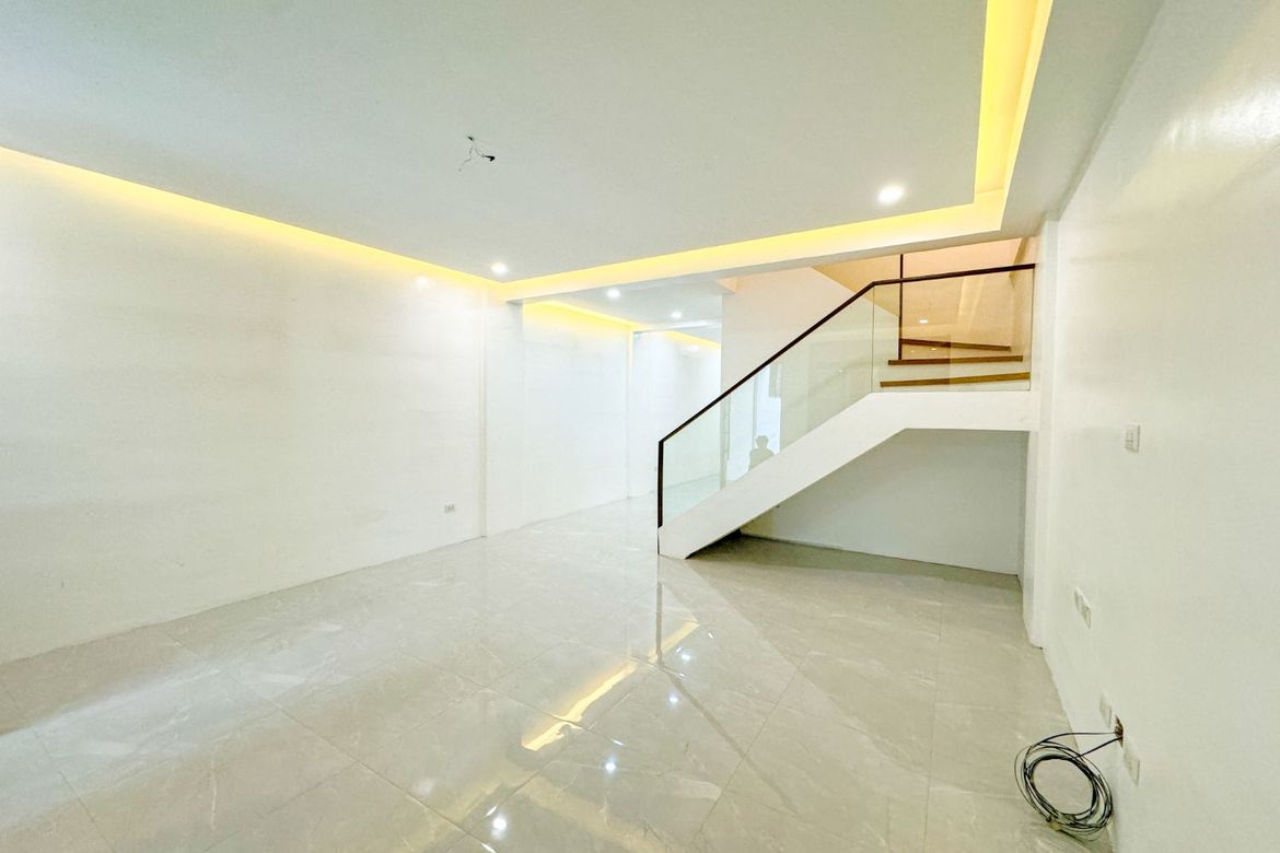 4 Bedroom House for Sale in Almanza Dos, Las Piñas, Metro Manila – photo 4
