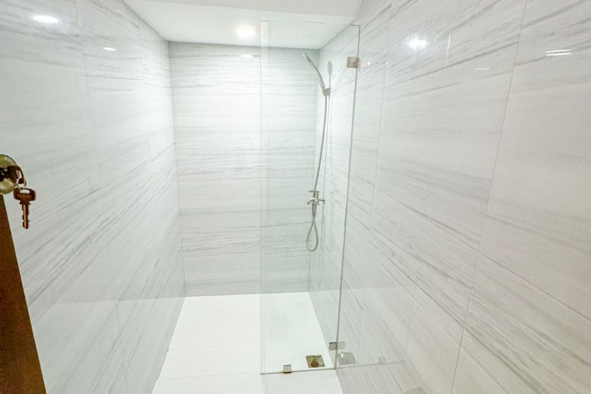 4 Bedroom House for Sale in Almanza Dos, Las Piñas, Metro Manila – photo 7