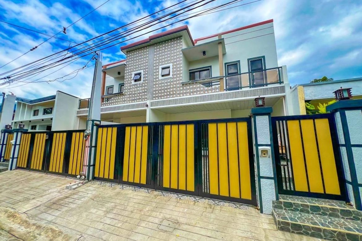 4 Bedroom House for Sale in Almanza Dos, Las Piñas, Metro Manila