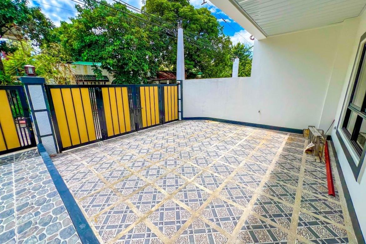 4 Bedroom House for Sale in Almanza Dos, Las Piñas, Metro Manila – photo 2