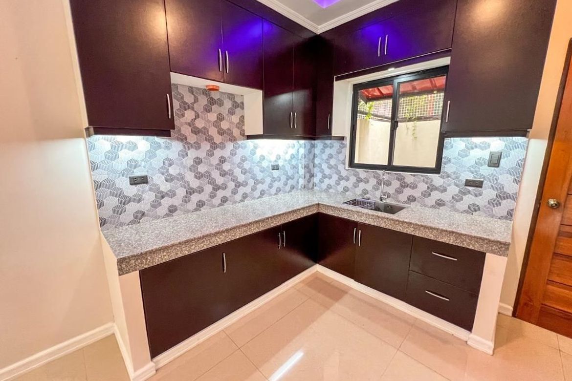 4 Bedroom House for Sale in Almanza Dos, Las Piñas, Metro Manila – photo 7