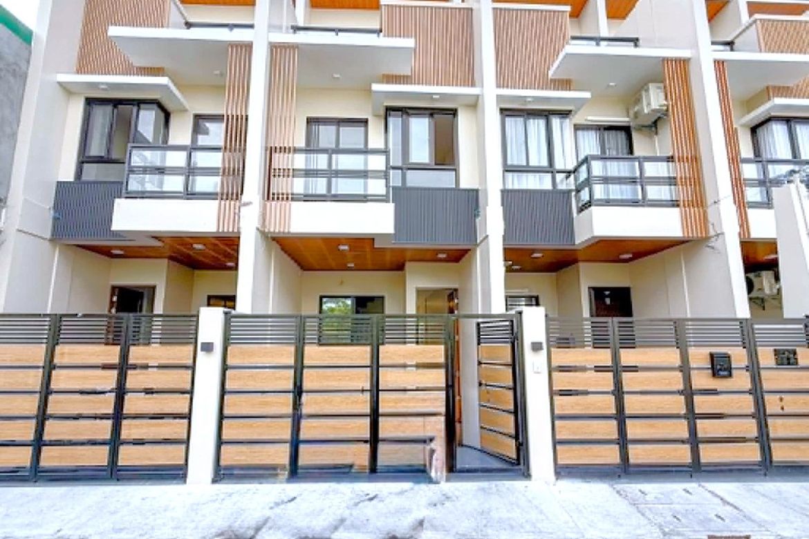 4 Bedroom House for Sale in Almanza Uno, Las Piñas, Metro Manila