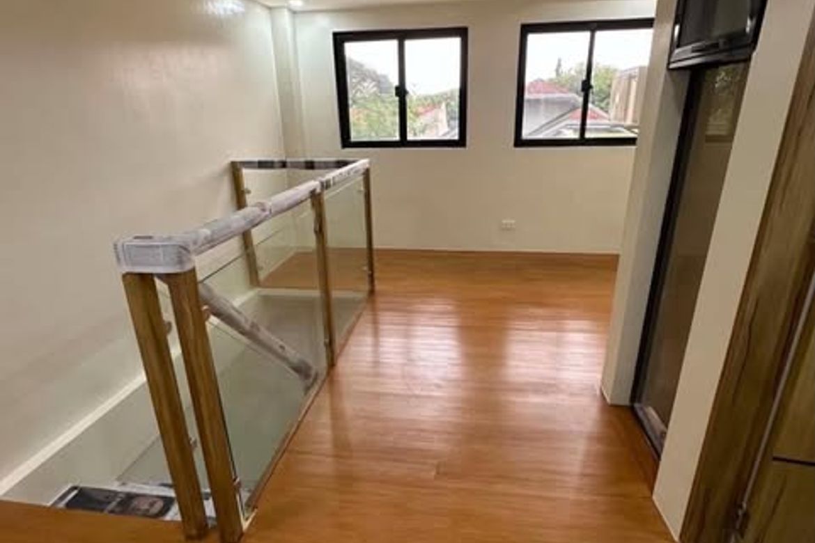 4 Bedroom House for Sale in Almanza Uno, Las Piñas, Metro Manila – photo 6