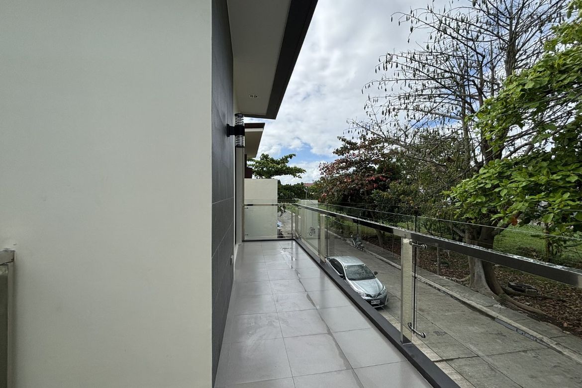 4 Bedroom House for Sale in Anabu I-B, Imus, Cavite – photo 8