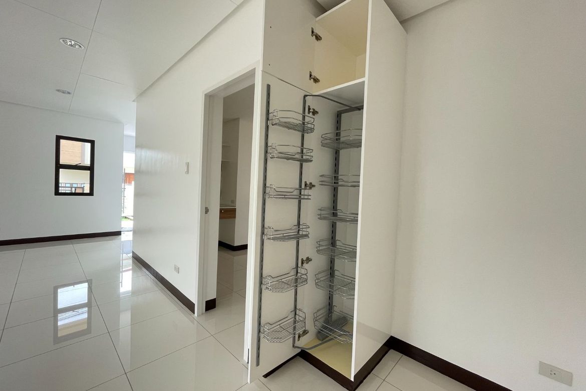 4 Bedroom House for Sale in Anabu I-D, Imus, Cavite – photo 5
