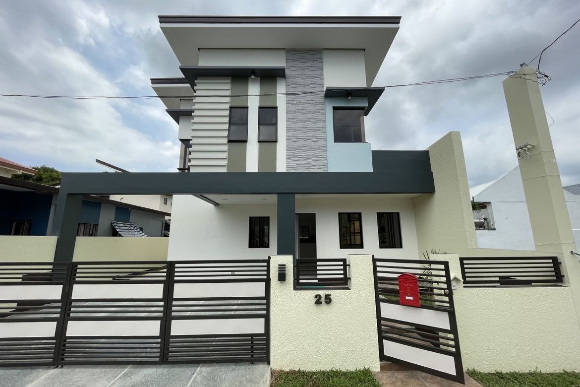 4 Bedroom House for Sale in Anabu I-D, Imus, Cavite