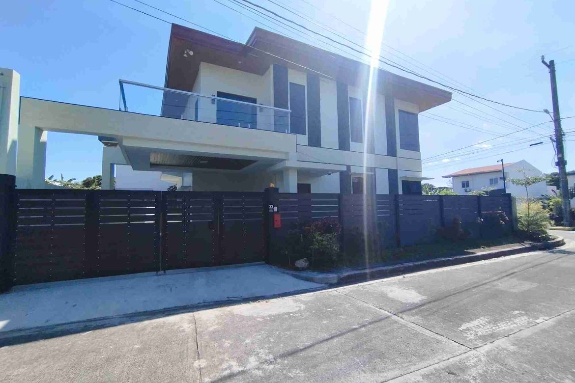 4 Bedroom House for Sale in Anabu II-C, Imus, Cavite