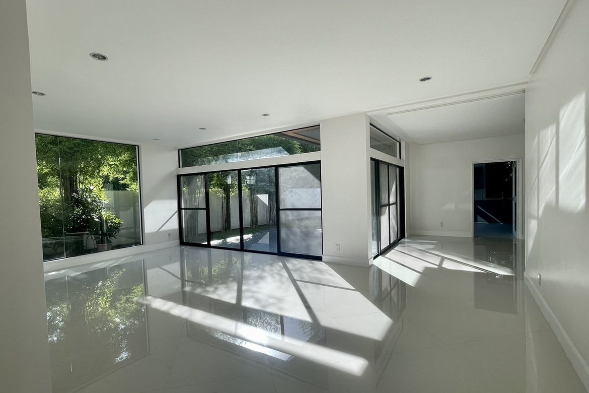 4 Bedroom House for Sale in Ayala Alabang Village, New Alabang Village, Muntinlupa, Metro Manila – photo 2