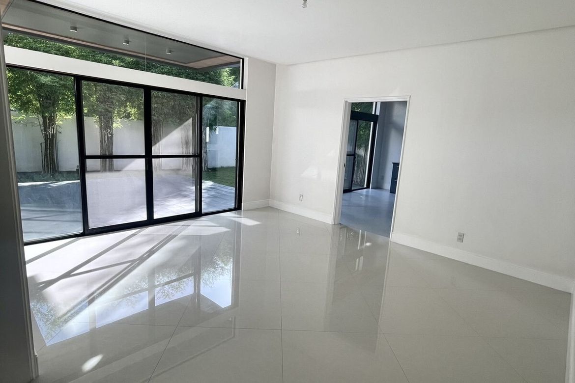 4 Bedroom House for Sale in Ayala Alabang Village, New Alabang Village, Muntinlupa, Metro Manila – photo 4