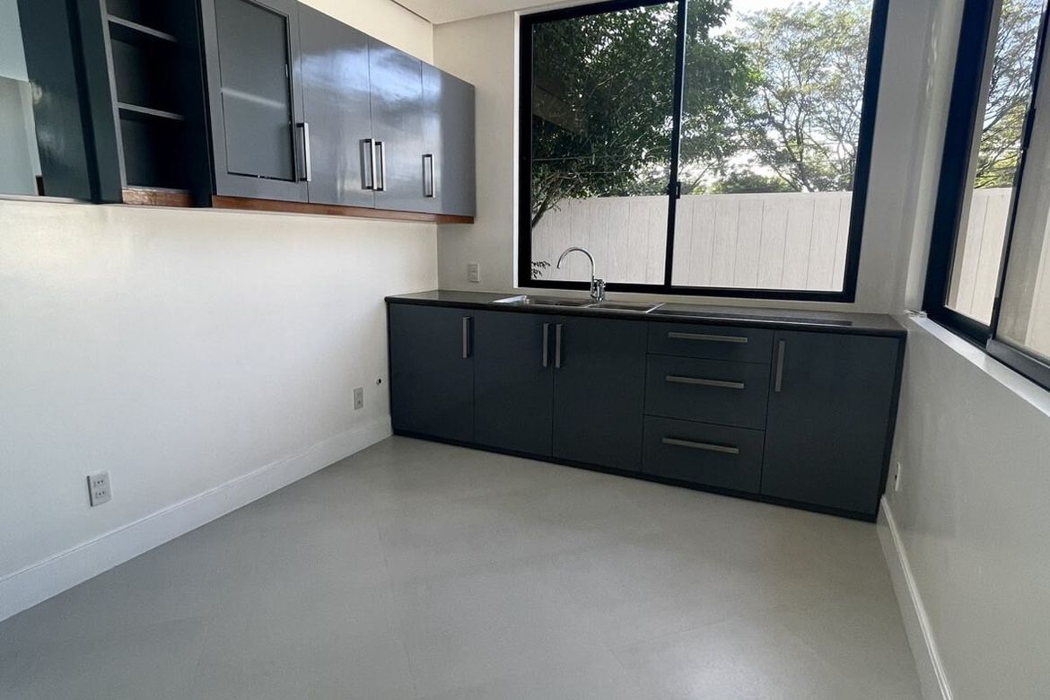4 Bedroom House for Sale in Ayala Alabang Village, New Alabang Village, Muntinlupa, Metro Manila – photo 6