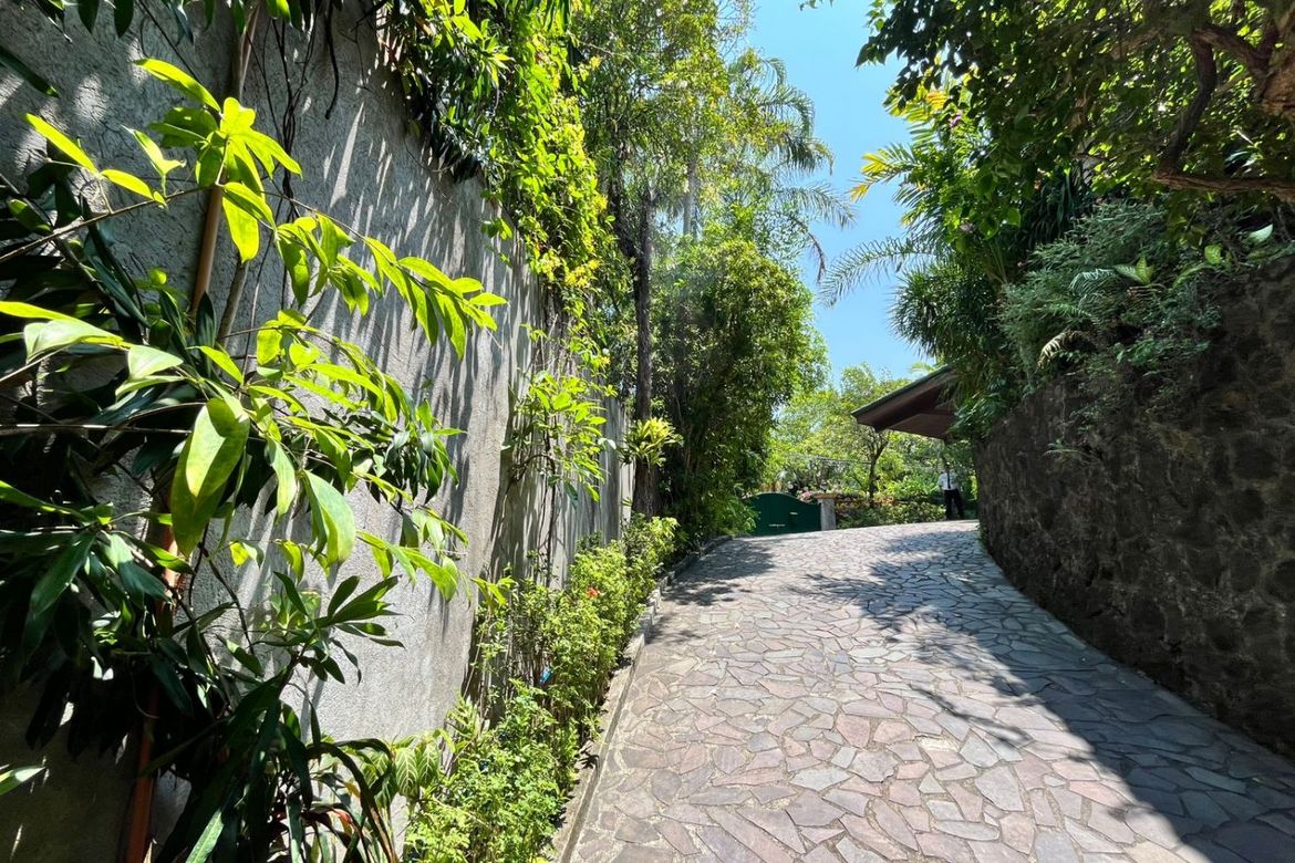 4 Bedroom House for Sale in Ayala Alabang Village, New Alabang Village, Muntinlupa, Metro Manila – photo 3