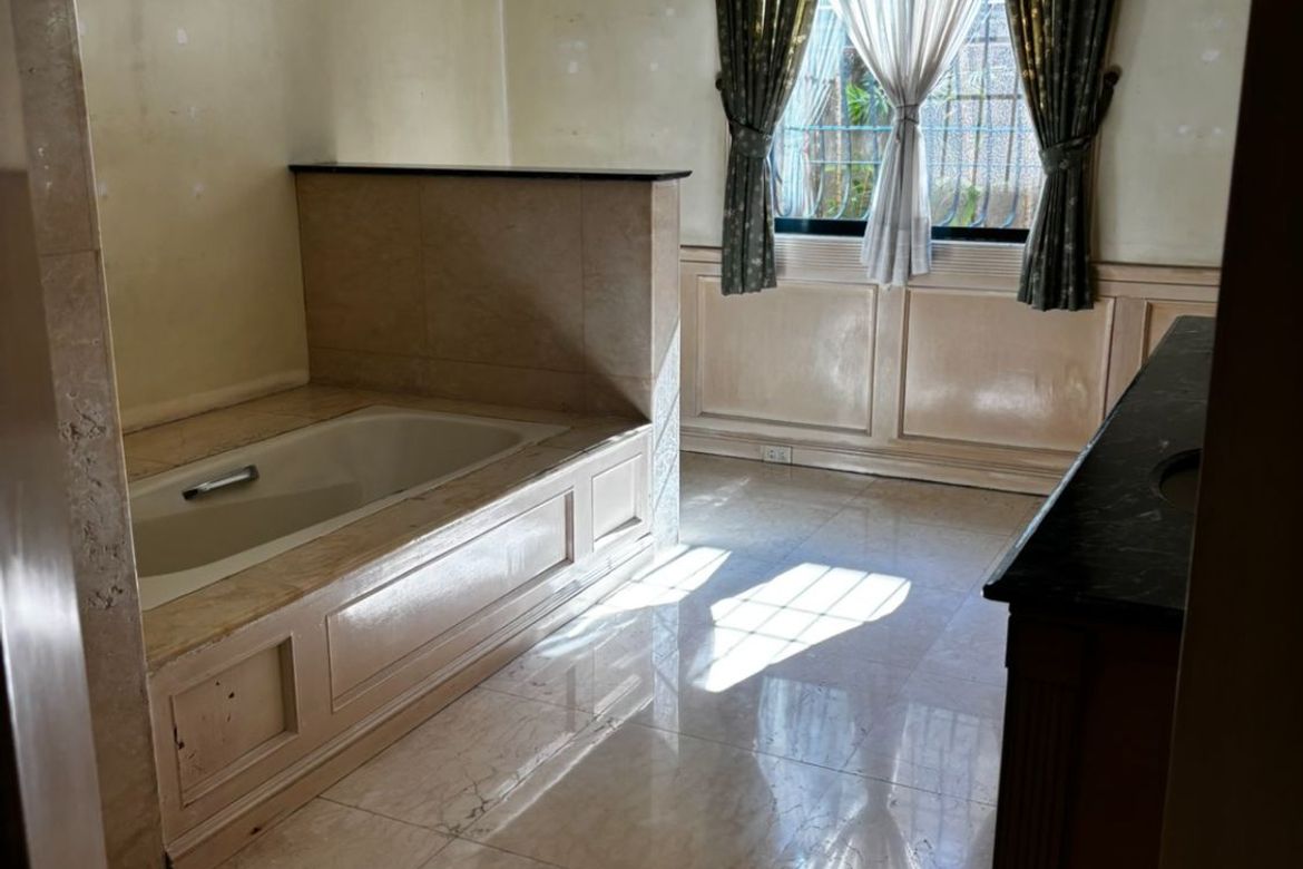 4 Bedroom House for Sale in Ayala Alabang Village, New Alabang Village, Muntinlupa, Metro Manila – photo 7