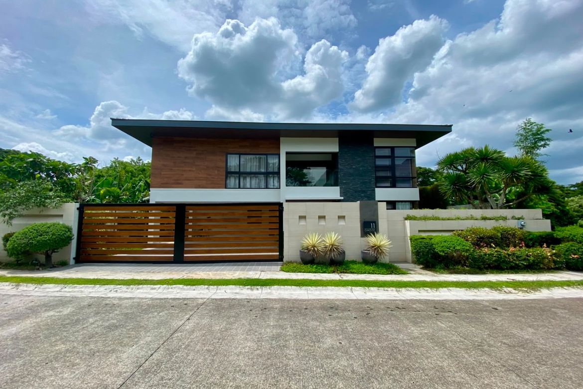 4 Bedroom House for Sale in Ayala Westgrove Heights, Inchican, Silang, Cavite