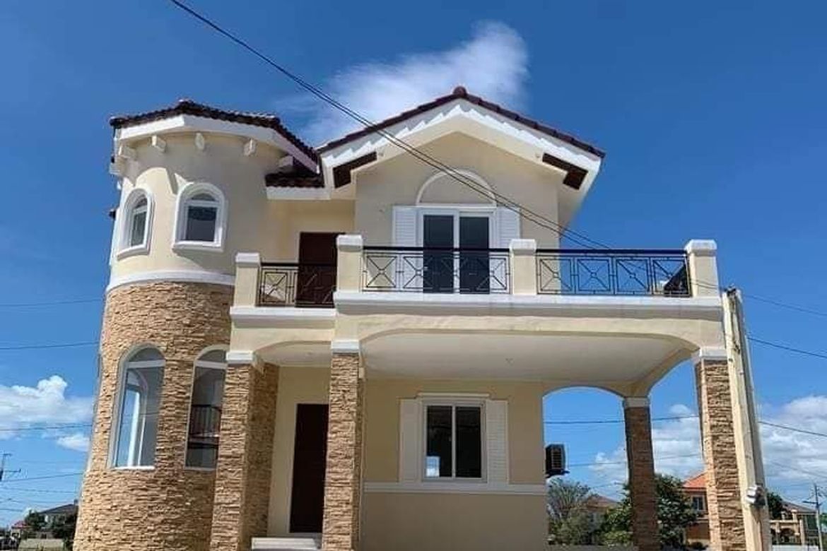 4 Bedroom House for Sale in Bacao II, General Trias, Cavite