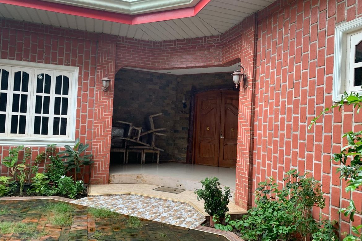 4 Bedroom House for Sale in Bagacay, Dumaguete, Negros Oriental