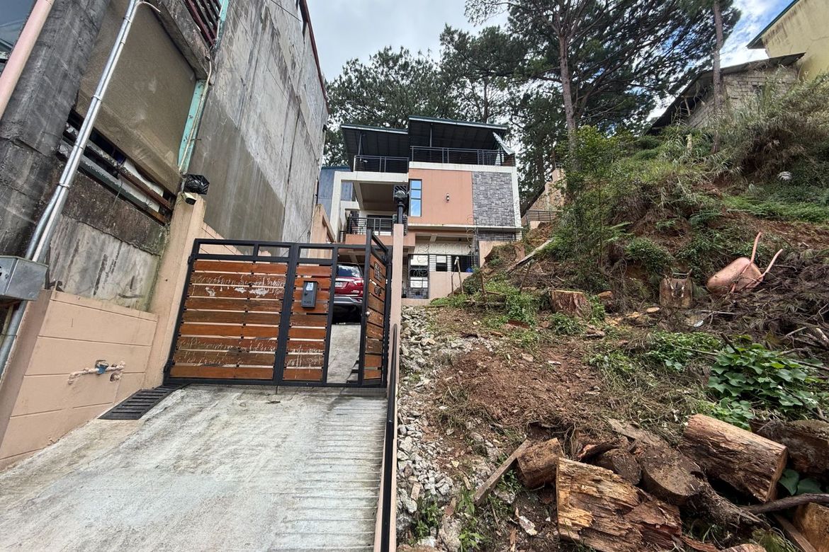 4 Bedroom House for Sale in Bakakeng North, Baguio, Benguet