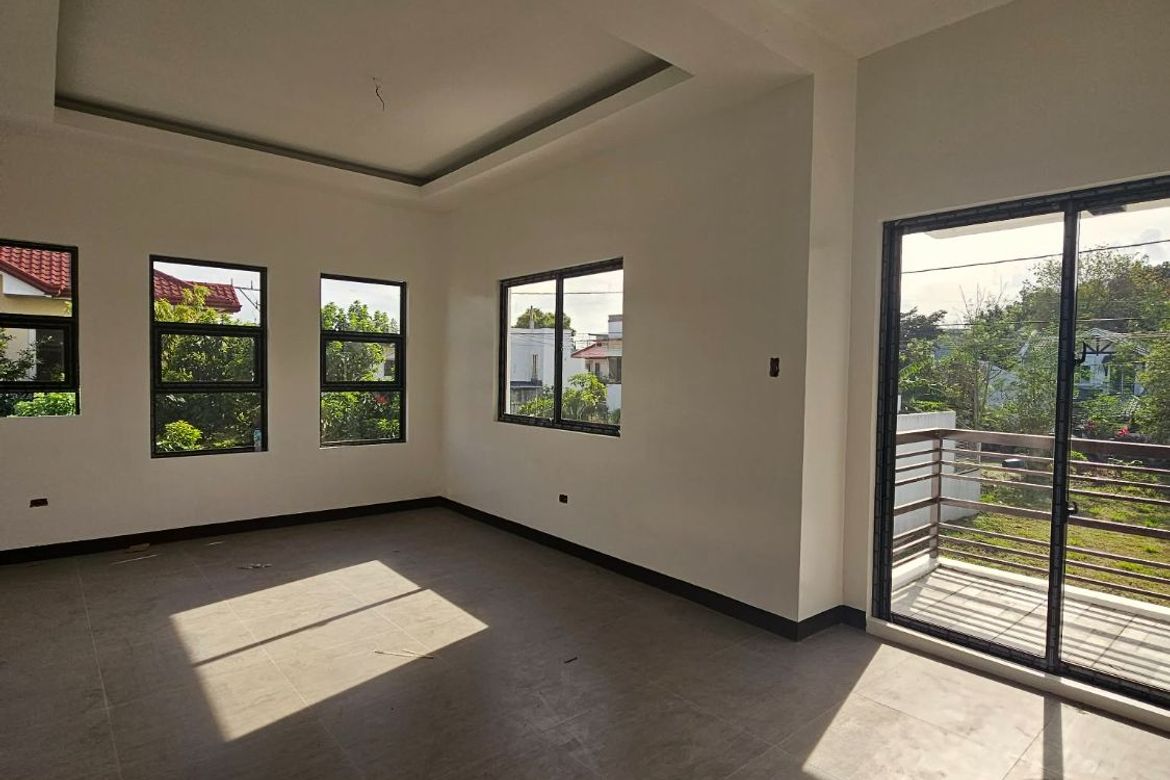 4 Bedroom House for Sale in Balibago, Santa Rosa, Laguna – photo 3