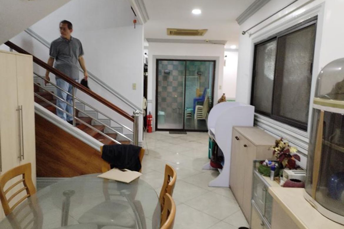 4 Bedroom House for Sale in Balong-Bato, San Juan, Metro Manila near LRT-2 J. Ruiz