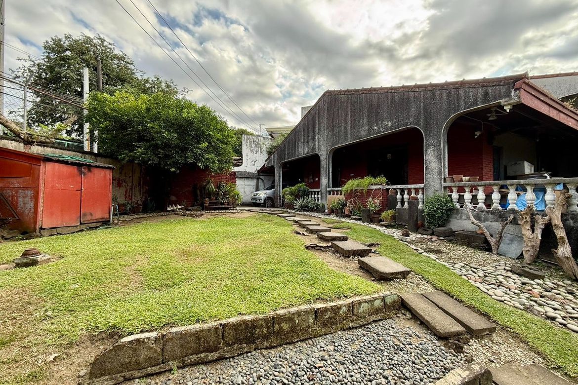 4 Bedroom House for Sale in Balong-Bato, San Juan, Metro Manila near LRT-2 J. Ruiz – photo 2