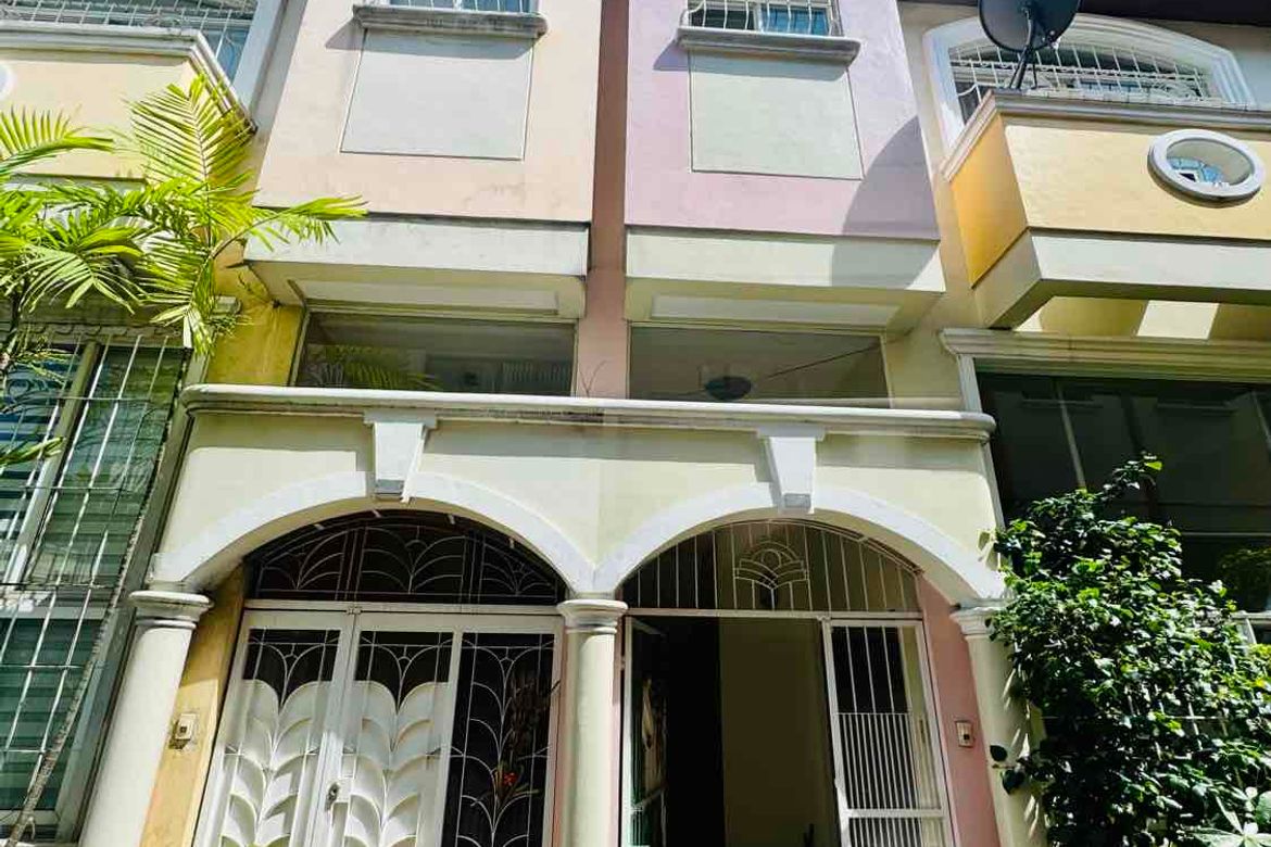 4 Bedroom House for Sale in Balong-Bato, San Juan, Metro Manila near LRT-2 J. Ruiz – photo 3