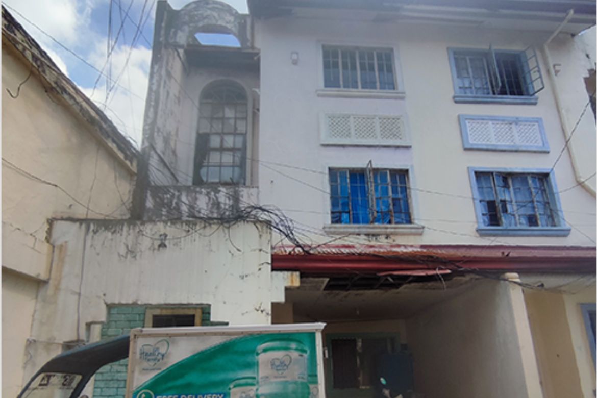 4 Bedroom House for Sale in Barangay 152, Pasay, Metro Manila near MRT-3 Taft Avenue