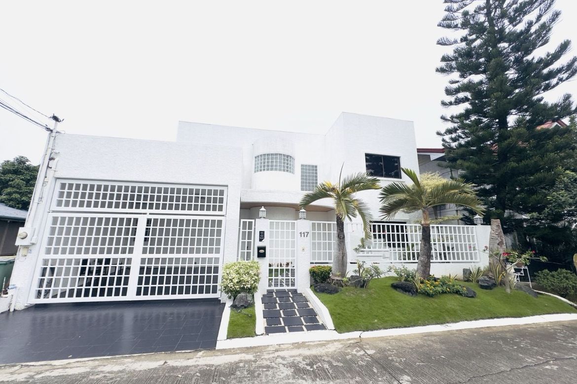4 Bedroom House for Sale in BF Homes Parañaque, BF Homes, Parañaque, Metro Manila – photo 4