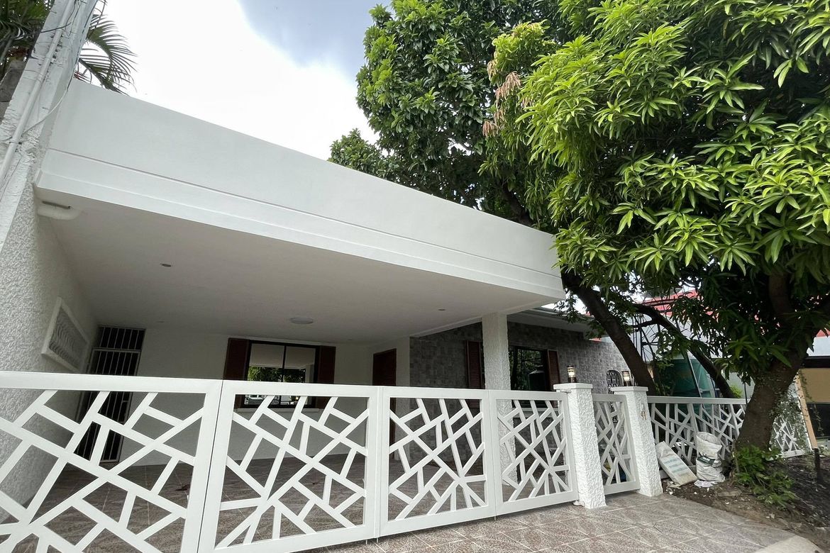 4 Bedroom House for Sale in BF Homes Parañaque, BF Homes, Parañaque, Metro Manila – photo 2