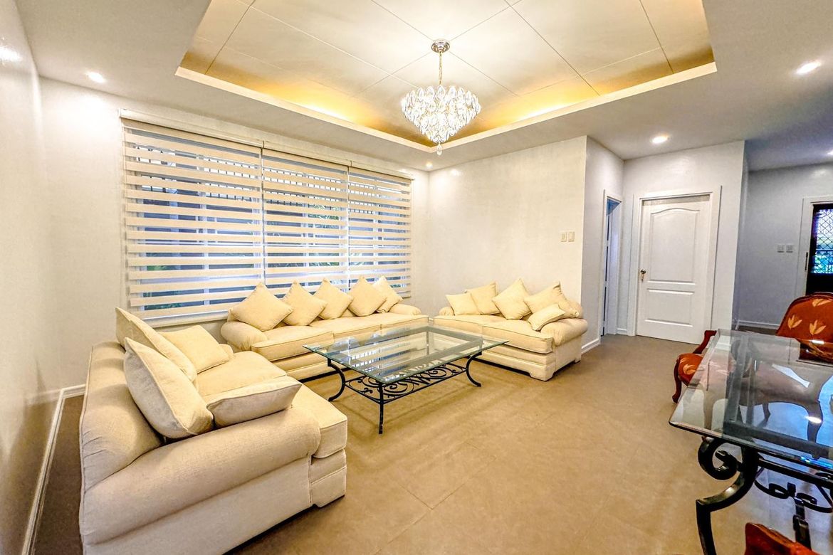 4 Bedroom House for Sale in BF Homes Parañaque, BF Homes, Parañaque, Metro Manila – photo 3