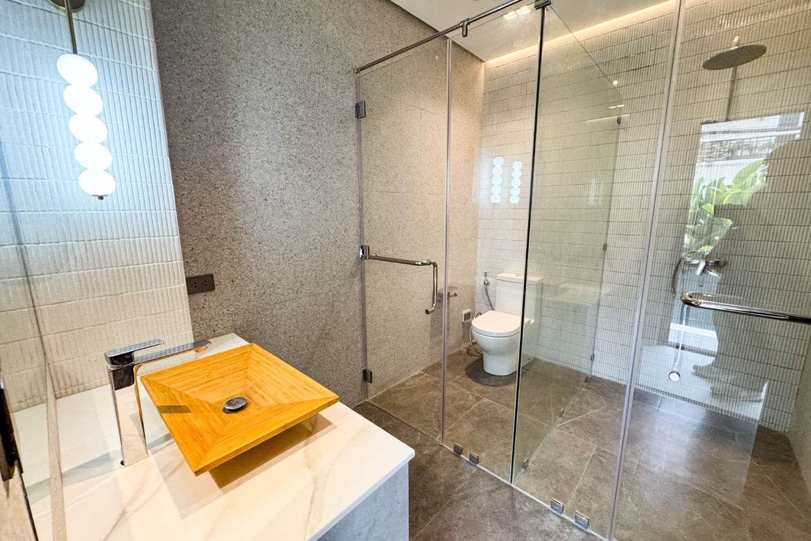 4 Bedroom House for Sale in BF Homes Parañaque, BF Homes, Parañaque, Metro Manila – photo 7