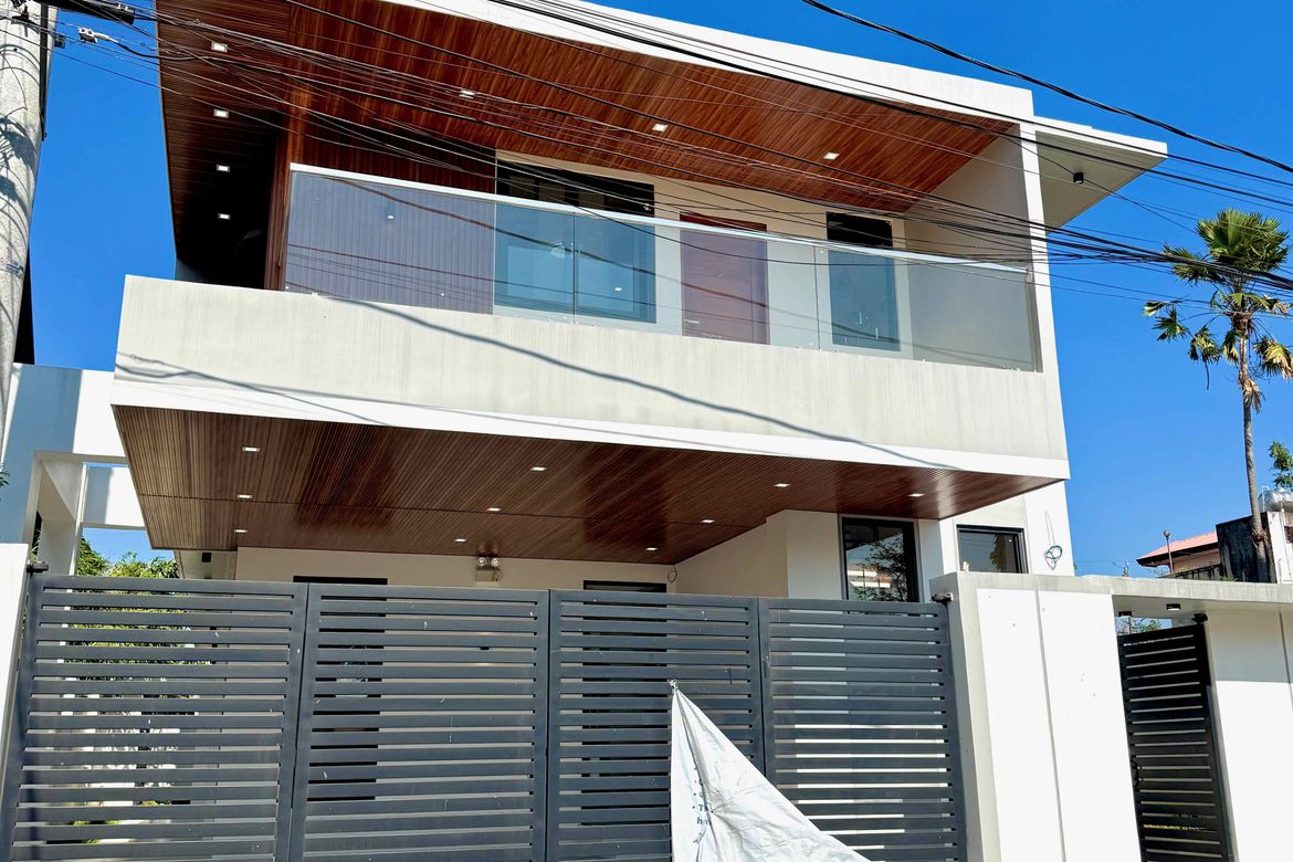 4 Bedroom House for Sale in BF Homes Parañaque, BF Homes, Parañaque, Metro Manila