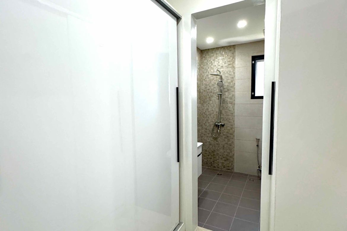 4 Bedroom House for Sale in BF Homes Parañaque, BF Homes, Parañaque, Metro Manila – photo 8