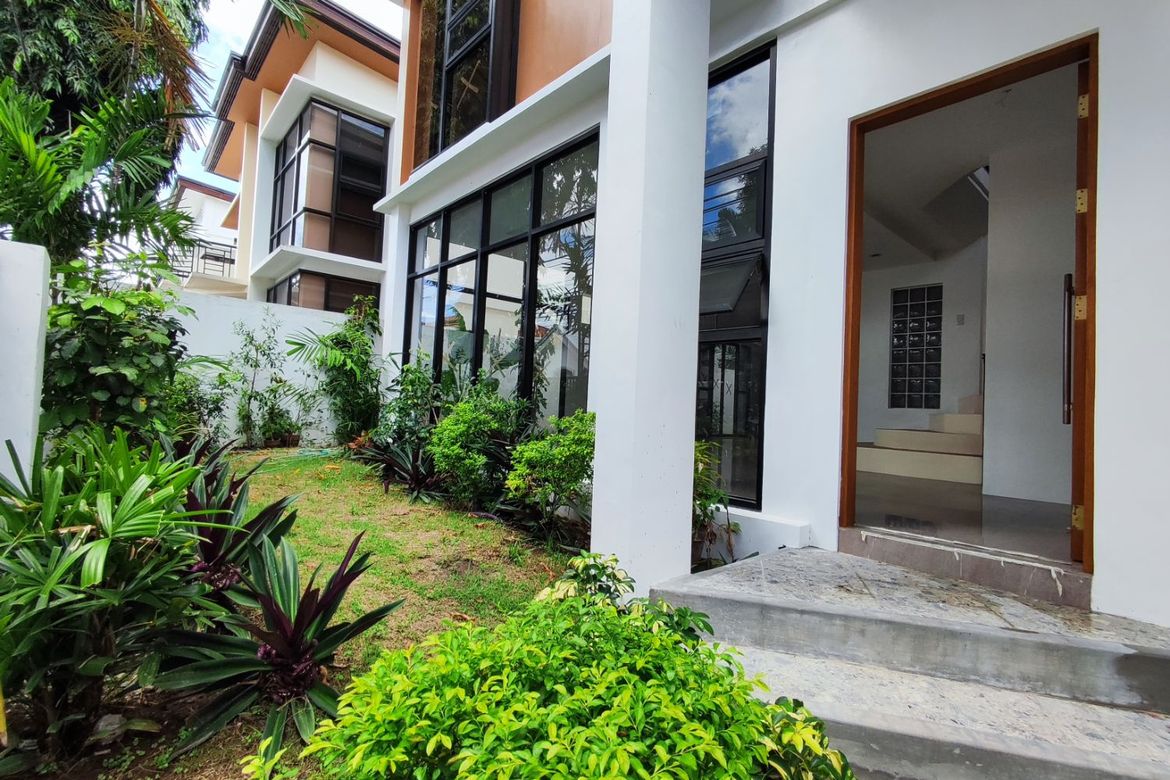 4 Bedroom House for Sale in BF Homes, Parañaque, Metro Manila – photo 2