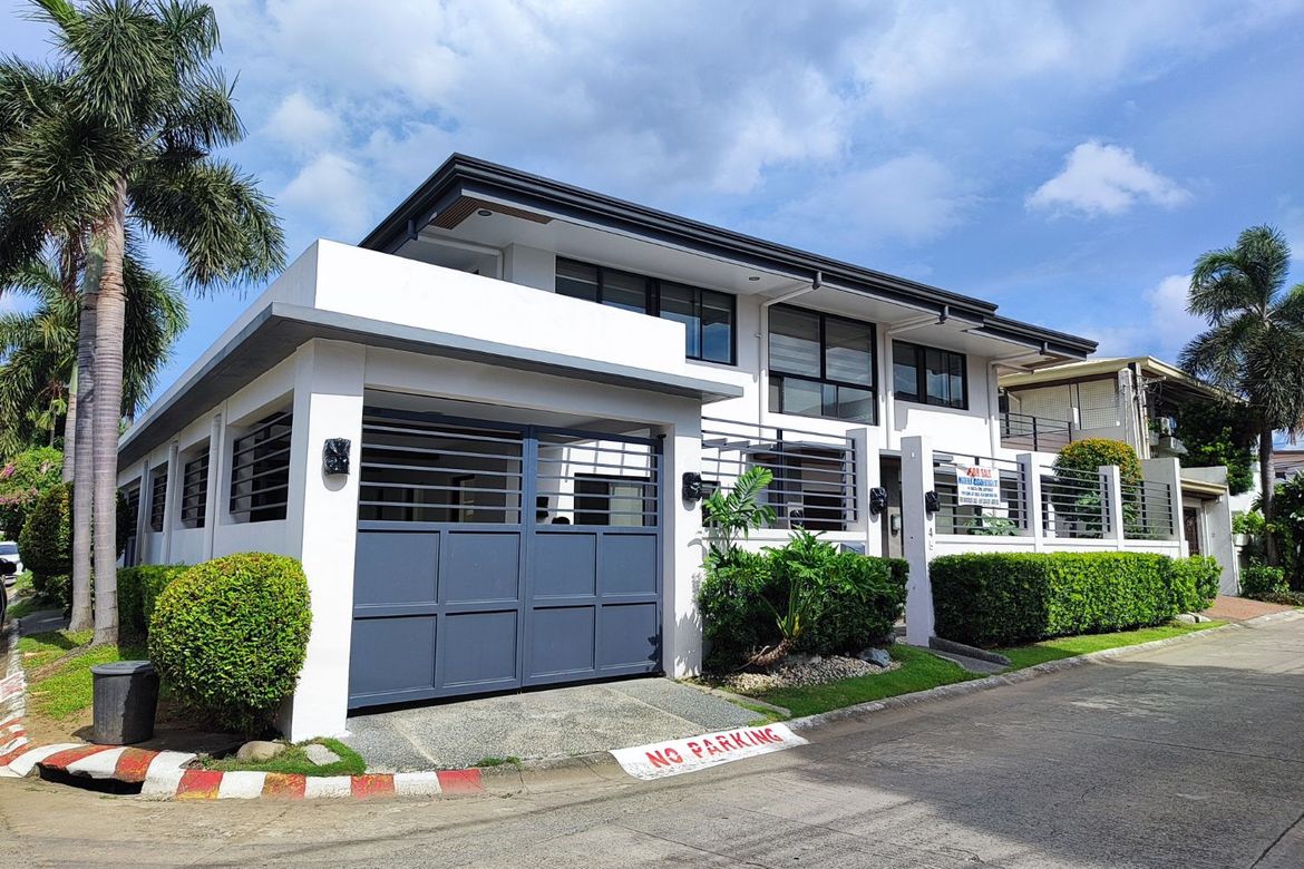 4 Bedroom House for Sale in BF Homes, Parañaque, Metro Manila